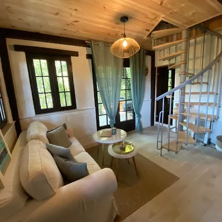 Petit Maison Du Chene *