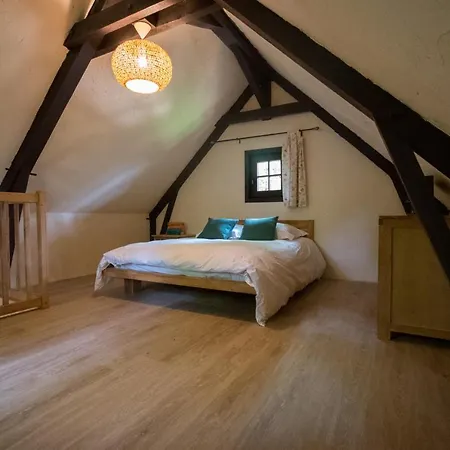 Petit Maison Du Chene